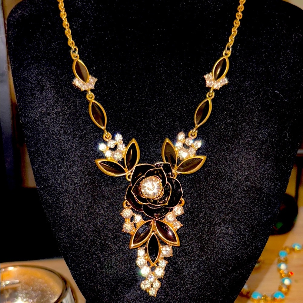 3-D rhinestone rose necklace